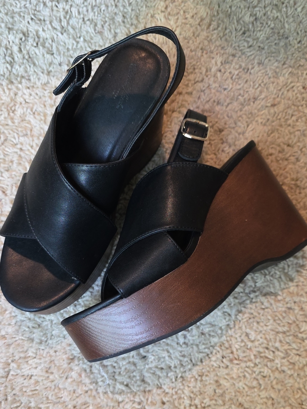 Universal Thread Black Leather Cross-Strap Wedge Sandals Size 8